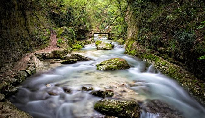 Discovering Abruzzo’s Hidden Gems: A Journey Off the Beaten Path 🇮🇹🏔️🍷